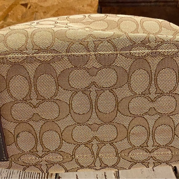 Coach Signature Bag - Picture 5 of 12